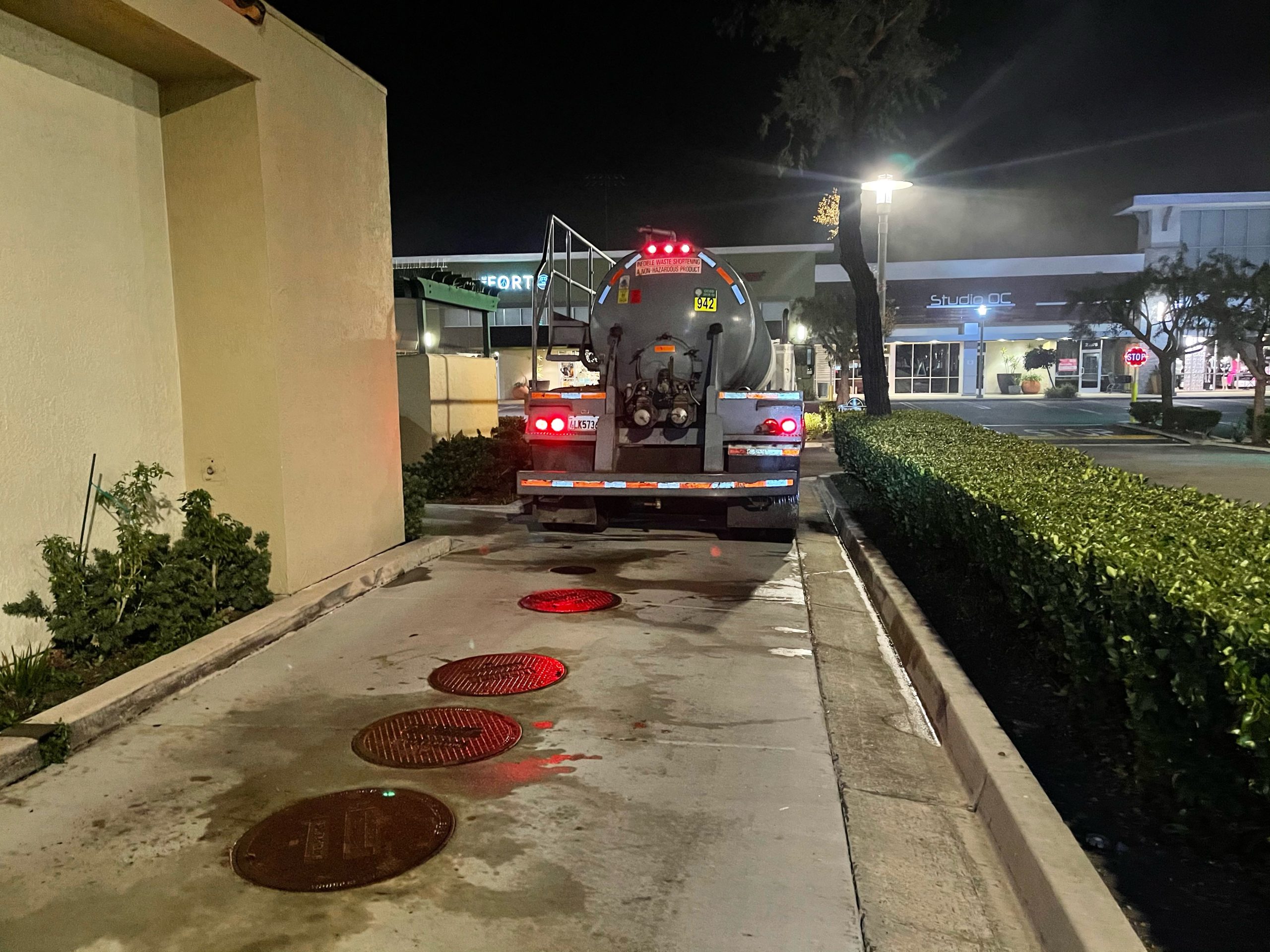 Commercial grease trap cleaning